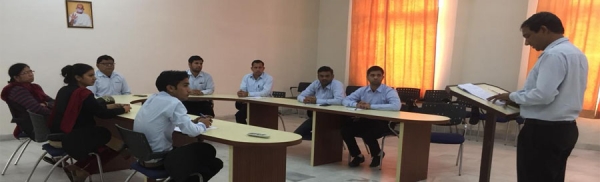 जैन विश्वभारती संस्थान (मान्य विश्वविद्यालय) में जन्म शताब्दी पर महाप्रज्ञ की पुस्तक सुखी समृद्ध परिवार की समीक्षा प्रस्तत