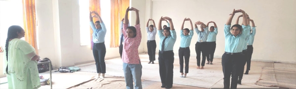 फिट इंडिया मिशन के तहत साप्ताहिक कार्यक्रम में यौगिक क्रियाओं एवं प्रेक्षाध्यान का किया अभ्यास